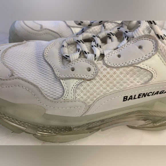 BALENCIAGA WOMEN  TRIPLE S SNEAKER SIZE 39 - Picture 14 of 16